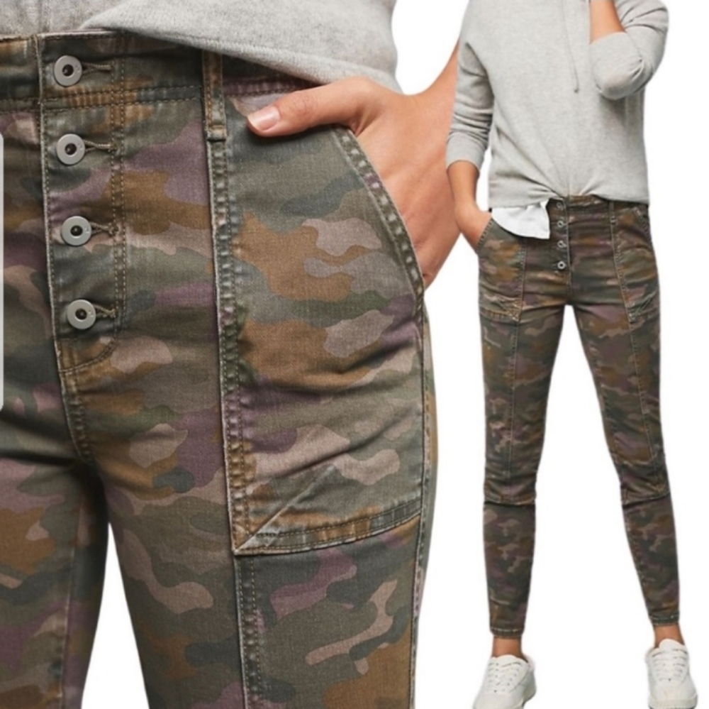 Anthropologie Camo Button fly Utility pant size 26